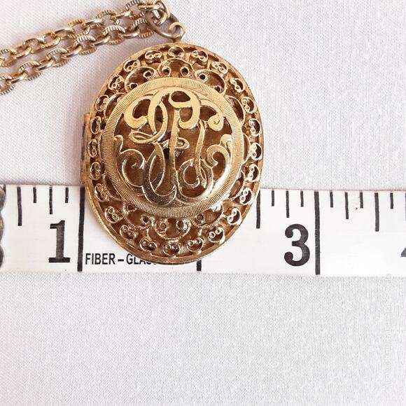 Filagree Scroll Locket Necklace And Gold Tone Textured Cable Chain - Picture 12 of 12